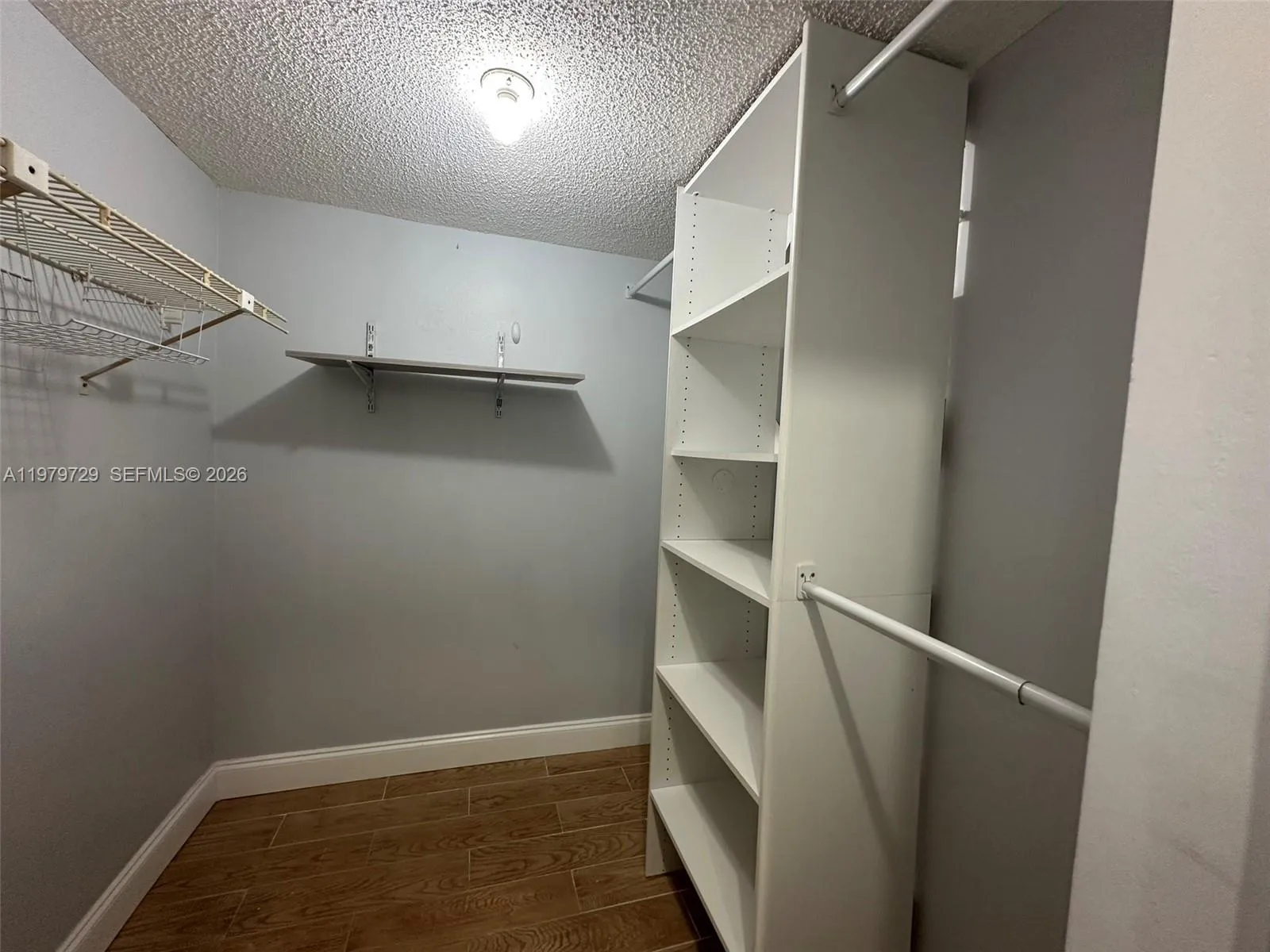 200 Lakeview Dr 111, Weston, Florida 33326, Weston, Florida 33326, 2 Bedrooms Bedrooms, ,2 BathroomsBathrooms,Residential Lease,For Rent,200 Lakeview Dr 111, Weston, Florida 33326,A11979729