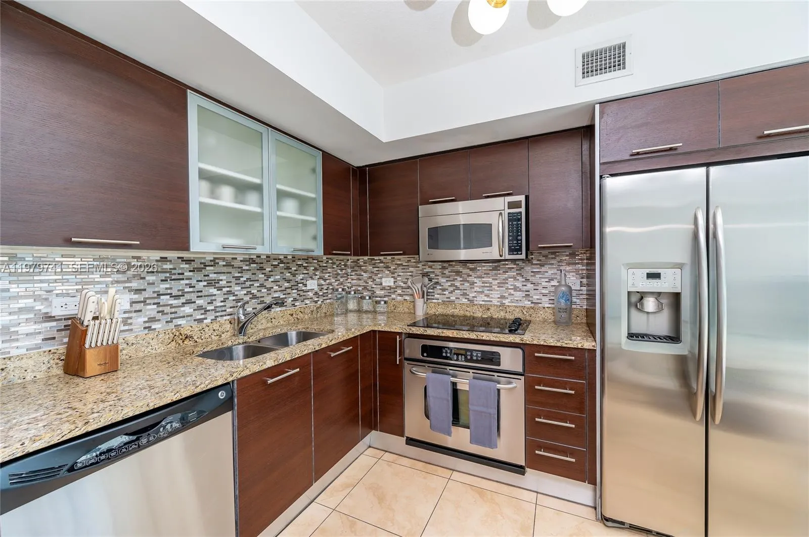 41 Se 5th St 1508, Miami, Florida 33131, Miami, Florida 33131, 2 Bedrooms Bedrooms, ,2 BathroomsBathrooms,Residential Lease,For Rent,41 Se 5th St 1508, Miami, Florida 33131,A11979741