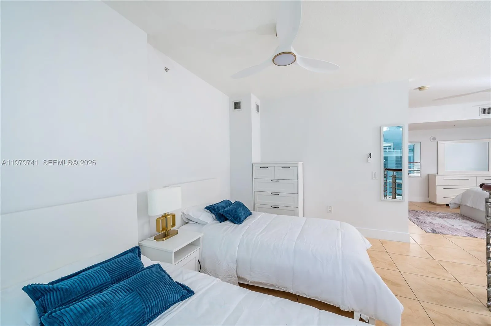 41 Se 5th St 1508, Miami, Florida 33131, Miami, Florida 33131, 2 Bedrooms Bedrooms, ,2 BathroomsBathrooms,Residential Lease,For Rent,41 Se 5th St 1508, Miami, Florida 33131,A11979741