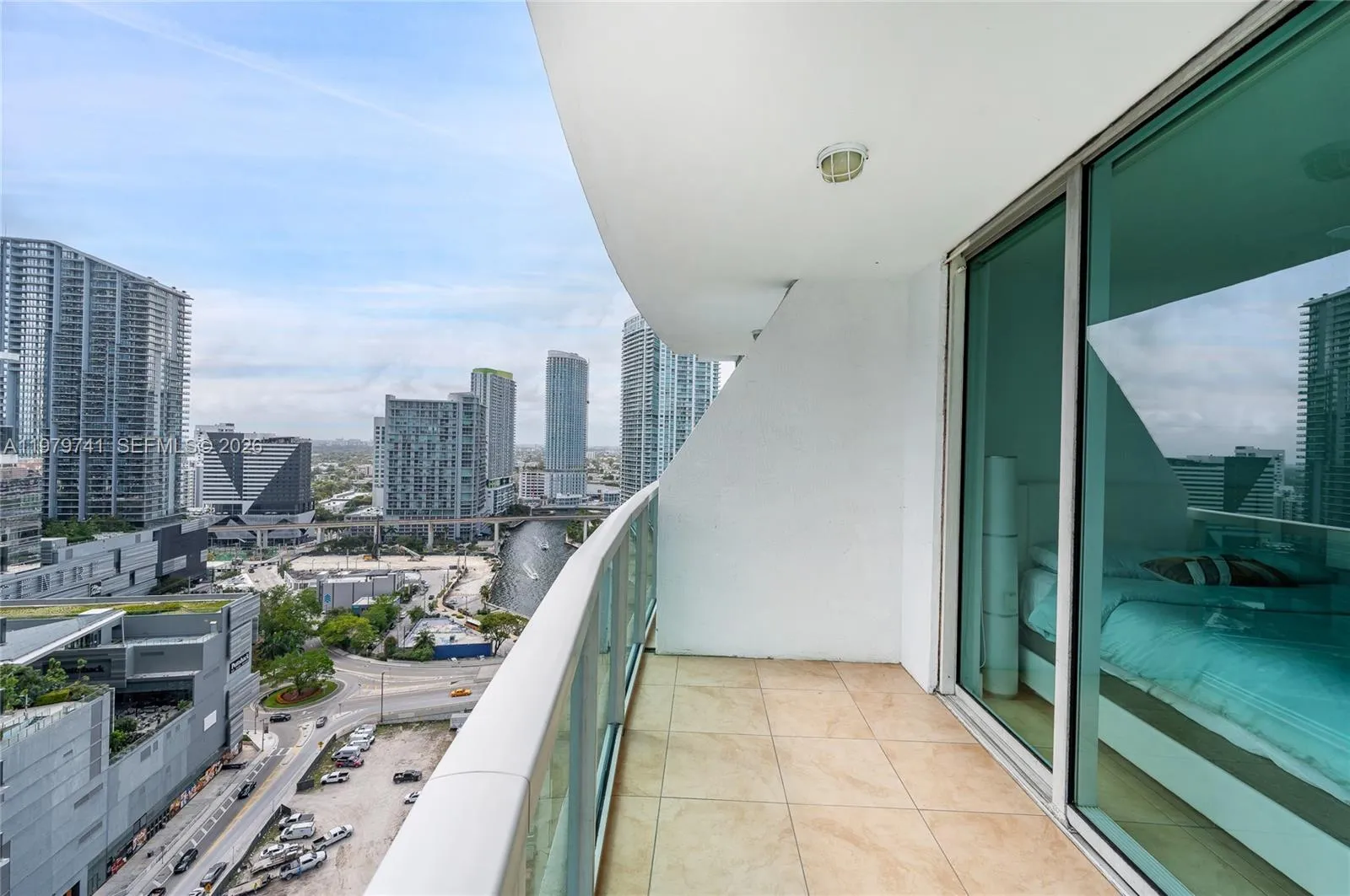 41 Se 5th St 1508, Miami, Florida 33131, Miami, Florida 33131, 2 Bedrooms Bedrooms, ,2 BathroomsBathrooms,Residential Lease,For Rent,41 Se 5th St 1508, Miami, Florida 33131,A11979741