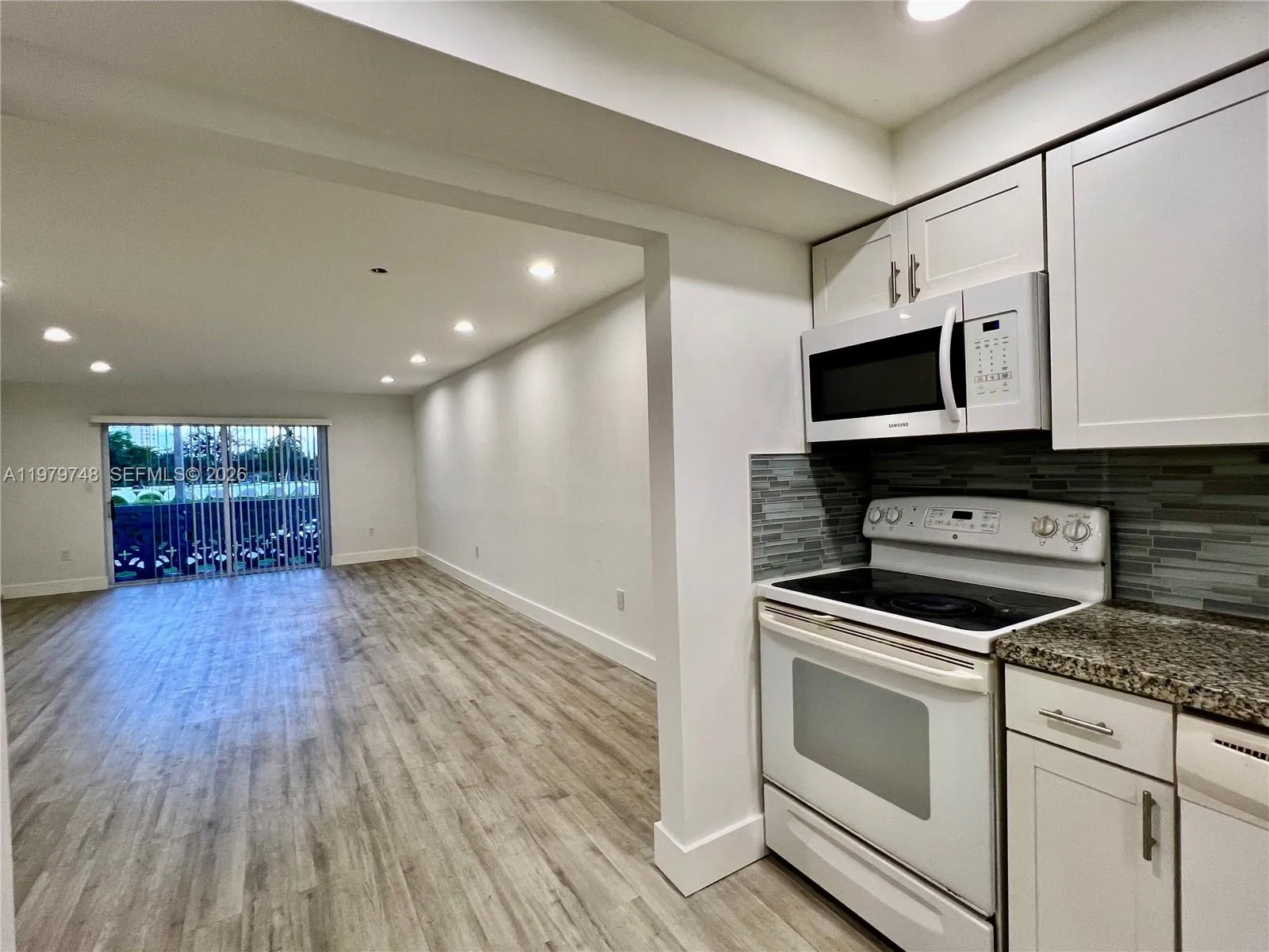 North Miami, Florida 33181, 2 Bedrooms Bedrooms, ,2 BathroomsBathrooms,Residential,For Sale,A11979748