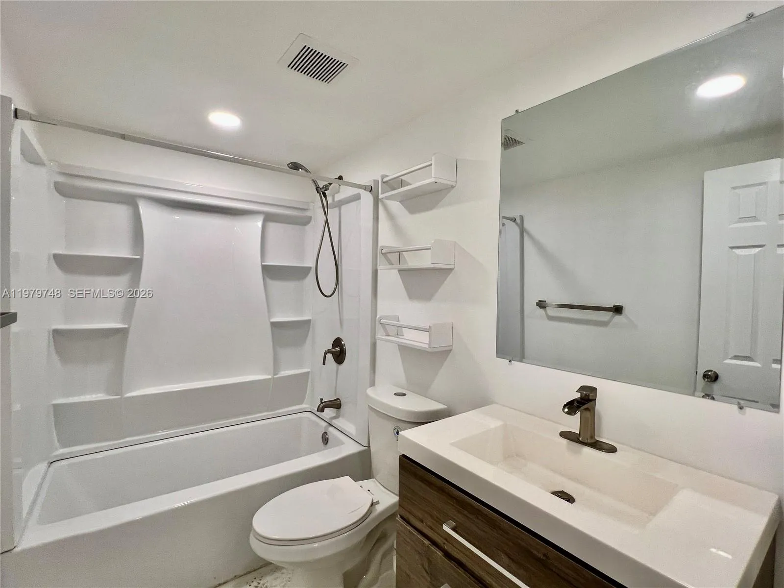 North Miami, Florida 33181, 2 Bedrooms Bedrooms, ,2 BathroomsBathrooms,Residential,For Sale,A11979748