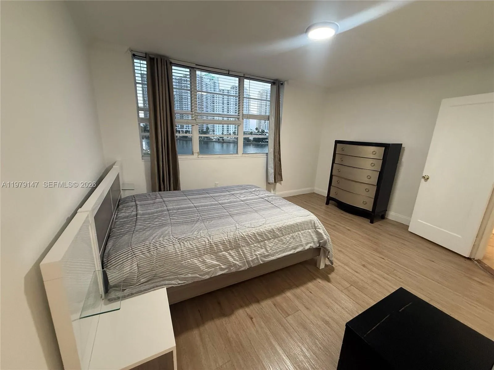 801 Brickell Bay Dr 470, Miami, Florida 33131, Miami, Florida 33131, 3 Bedrooms Bedrooms, ,3 BathroomsBathrooms,Residential Lease,For Rent,801 Brickell Bay Dr 470, Miami, Florida 33131,A11979147