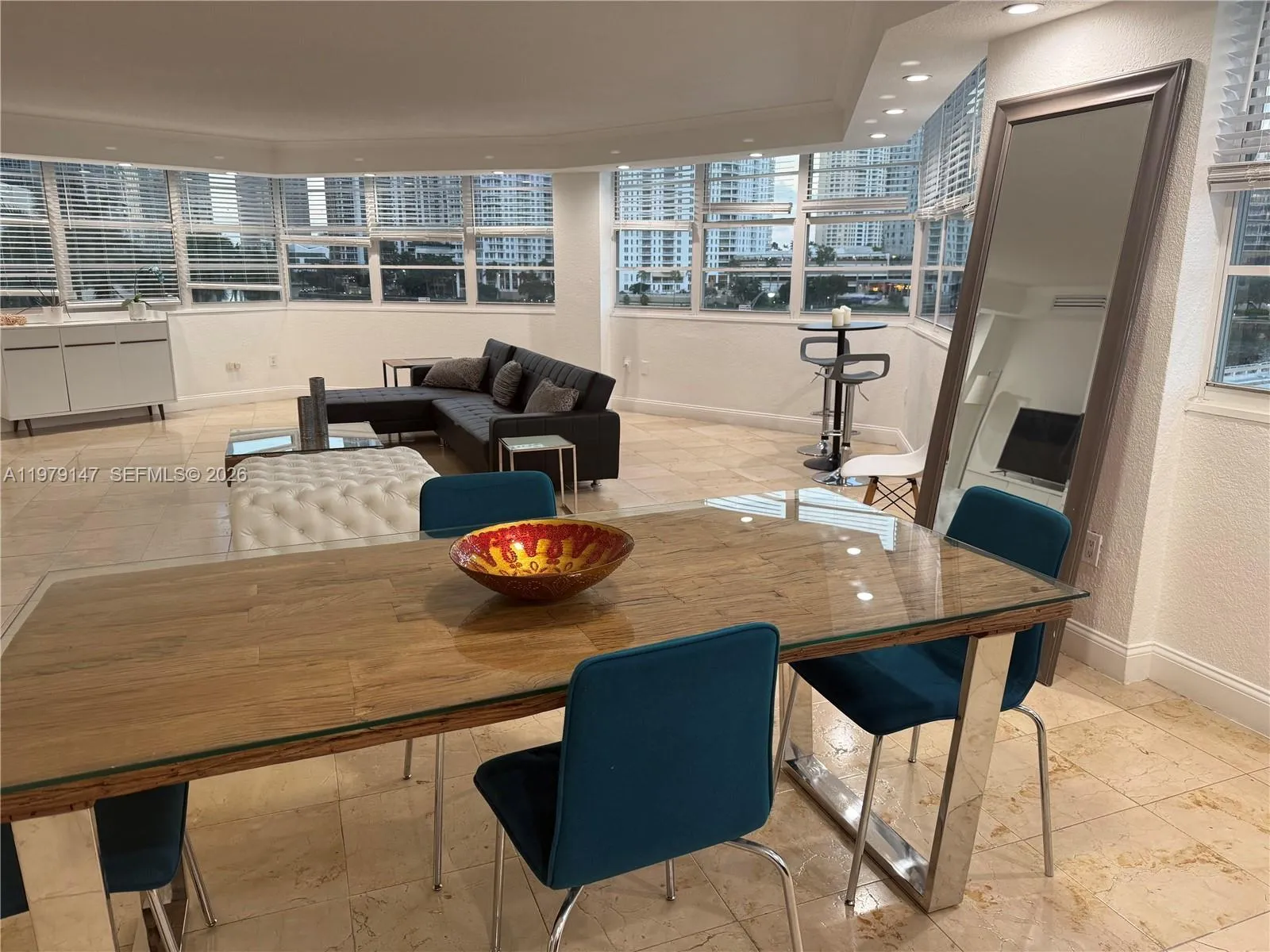 801 Brickell Bay Dr 470, Miami, Florida 33131, Miami, Florida 33131, 3 Bedrooms Bedrooms, ,3 BathroomsBathrooms,Residential Lease,For Rent,801 Brickell Bay Dr 470, Miami, Florida 33131,A11979147