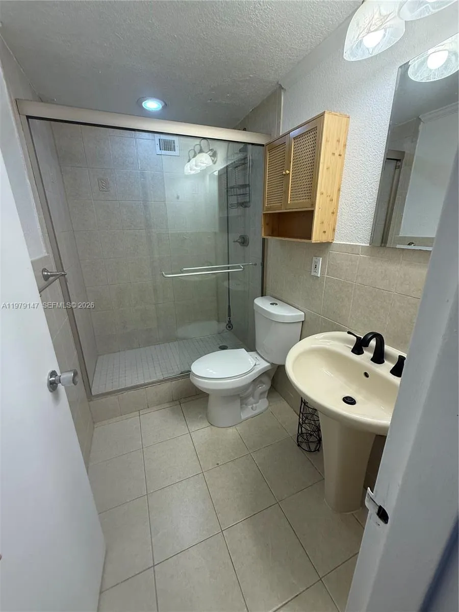 801 Brickell Bay Dr 470, Miami, Florida 33131, Miami, Florida 33131, 3 Bedrooms Bedrooms, ,3 BathroomsBathrooms,Residential Lease,For Rent,801 Brickell Bay Dr 470, Miami, Florida 33131,A11979147