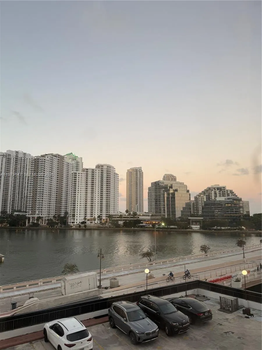 801 Brickell Bay Dr 470, Miami, Florida 33131, Miami, Florida 33131, 3 Bedrooms Bedrooms, ,3 BathroomsBathrooms,Residential Lease,For Rent,801 Brickell Bay Dr 470, Miami, Florida 33131,A11979147