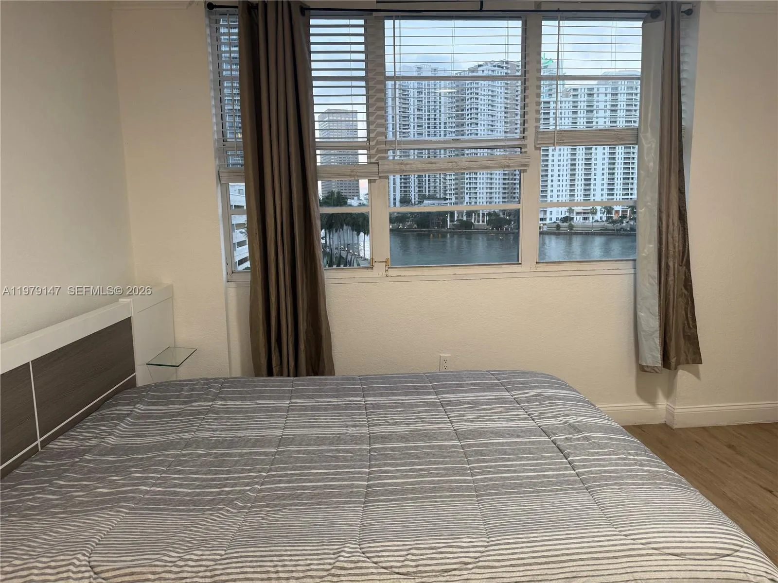 801 Brickell Bay Dr 470, Miami, Florida 33131, Miami, Florida 33131, 3 Bedrooms Bedrooms, ,3 BathroomsBathrooms,Residential Lease,For Rent,801 Brickell Bay Dr 470, Miami, Florida 33131,A11979147