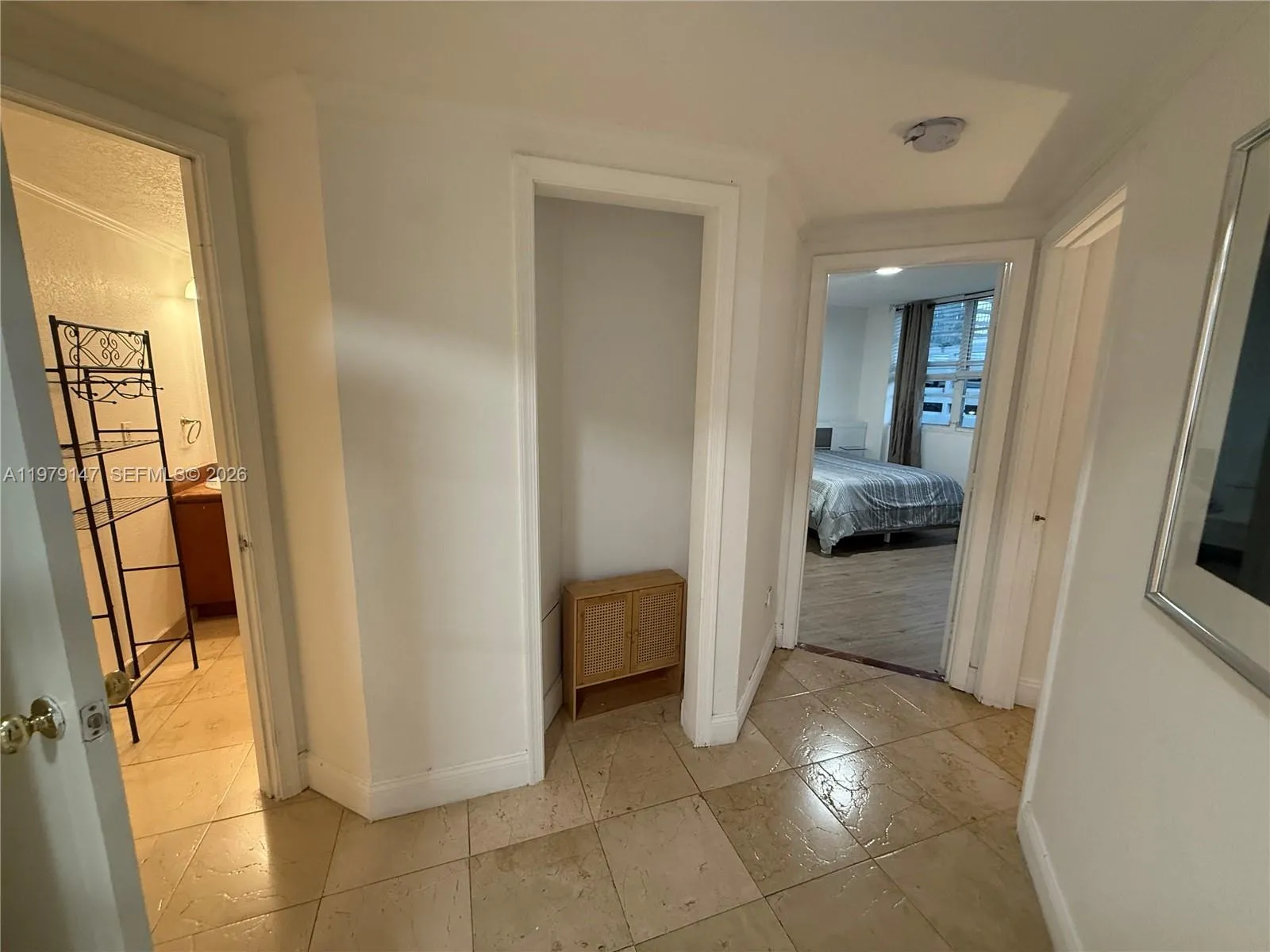 801 Brickell Bay Dr 470, Miami, Florida 33131, Miami, Florida 33131, 3 Bedrooms Bedrooms, ,3 BathroomsBathrooms,Residential Lease,For Rent,801 Brickell Bay Dr 470, Miami, Florida 33131,A11979147