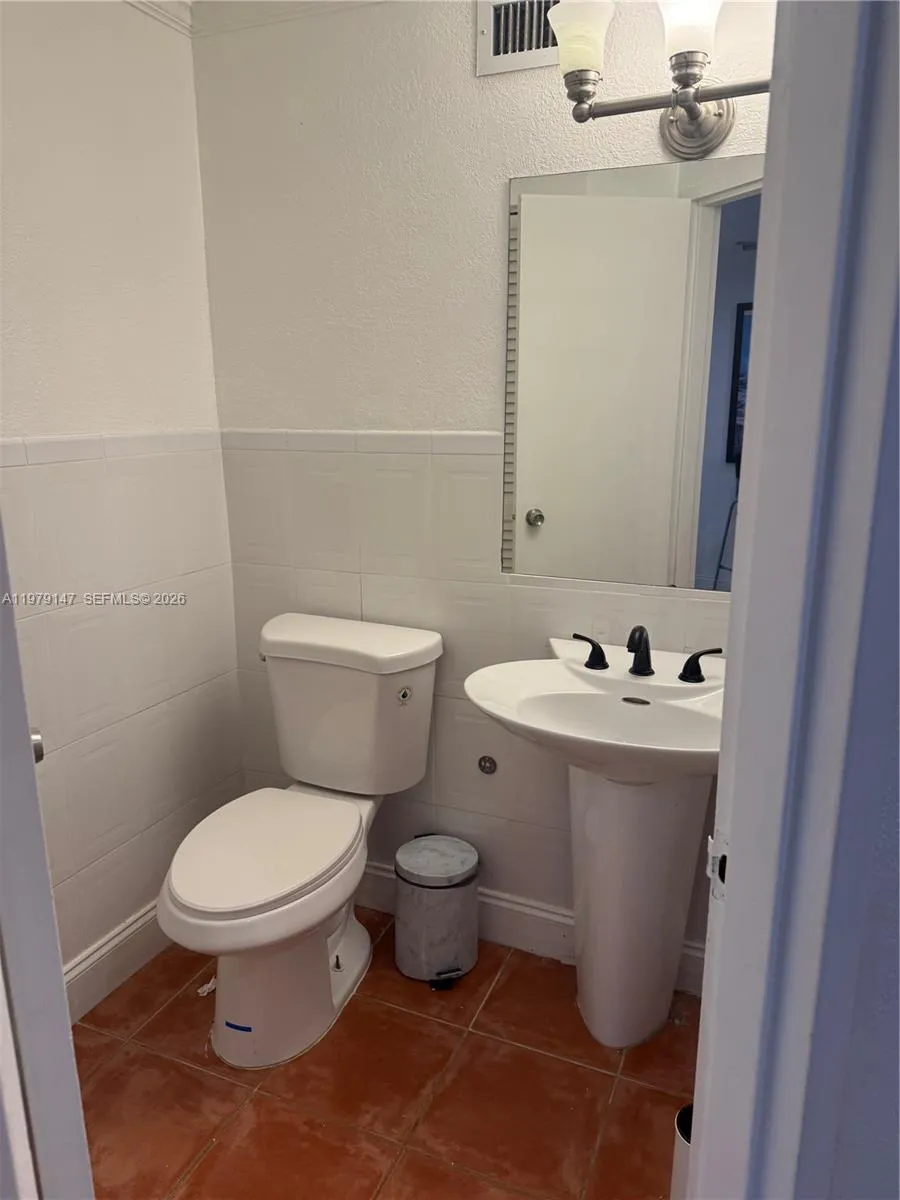 801 Brickell Bay Dr 470, Miami, Florida 33131, Miami, Florida 33131, 3 Bedrooms Bedrooms, ,3 BathroomsBathrooms,Residential Lease,For Rent,801 Brickell Bay Dr 470, Miami, Florida 33131,A11979147