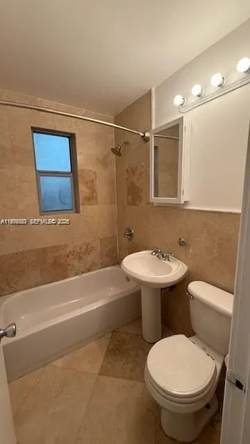 1561 Lenox Ave 11, Miami Beach, Florida 33139, Miami Beach, Florida 33139, 1 Bedroom Bedrooms, ,1 BathroomBathrooms,Residential Lease,For Rent,1561 Lenox Ave 11, Miami Beach, Florida 33139,A11979827