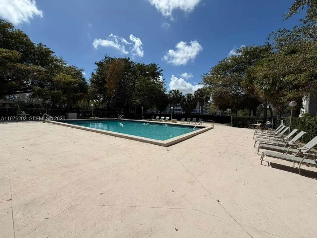 919 Hillcrest Dr 314, Hollywood, Florida 33021, Hollywood, Florida 33021, 2 Bedrooms Bedrooms, ,2 BathroomsBathrooms,Residential Lease,For Rent,919 Hillcrest Dr 314, Hollywood, Florida 33021,A11976292