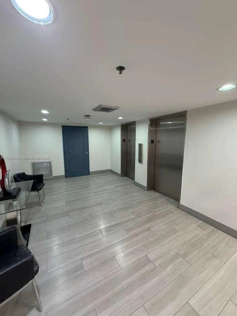 919 Hillcrest Dr 314, Hollywood, Florida 33021, Hollywood, Florida 33021, 2 Bedrooms Bedrooms, ,2 BathroomsBathrooms,Residential Lease,For Rent,919 Hillcrest Dr 314, Hollywood, Florida 33021,A11976292