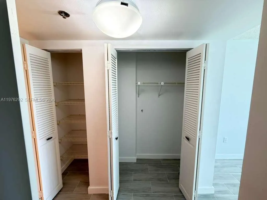 919 Hillcrest Dr 314, Hollywood, Florida 33021, Hollywood, Florida 33021, 2 Bedrooms Bedrooms, ,2 BathroomsBathrooms,Residential Lease,For Rent,919 Hillcrest Dr 314, Hollywood, Florida 33021,A11976292