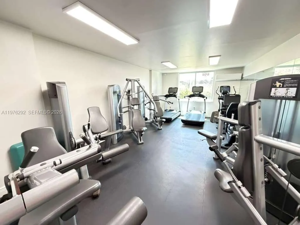 919 Hillcrest Dr 314, Hollywood, Florida 33021, Hollywood, Florida 33021, 2 Bedrooms Bedrooms, ,2 BathroomsBathrooms,Residential Lease,For Rent,919 Hillcrest Dr 314, Hollywood, Florida 33021,A11976292