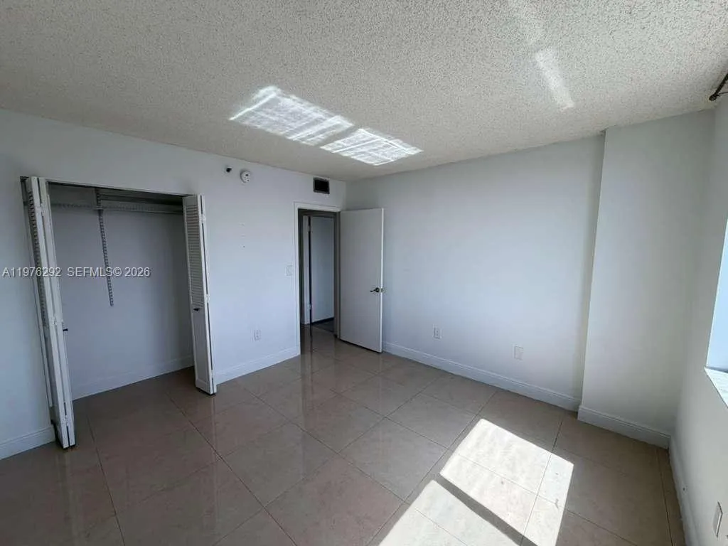 919 Hillcrest Dr 314, Hollywood, Florida 33021, Hollywood, Florida 33021, 2 Bedrooms Bedrooms, ,2 BathroomsBathrooms,Residential Lease,For Rent,919 Hillcrest Dr 314, Hollywood, Florida 33021,A11976292