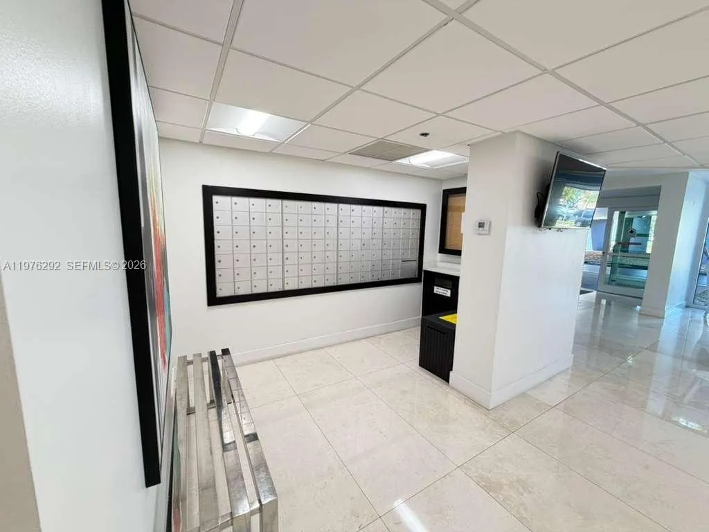 919 Hillcrest Dr 314, Hollywood, Florida 33021, Hollywood, Florida 33021, 2 Bedrooms Bedrooms, ,2 BathroomsBathrooms,Residential Lease,For Rent,919 Hillcrest Dr 314, Hollywood, Florida 33021,A11976292