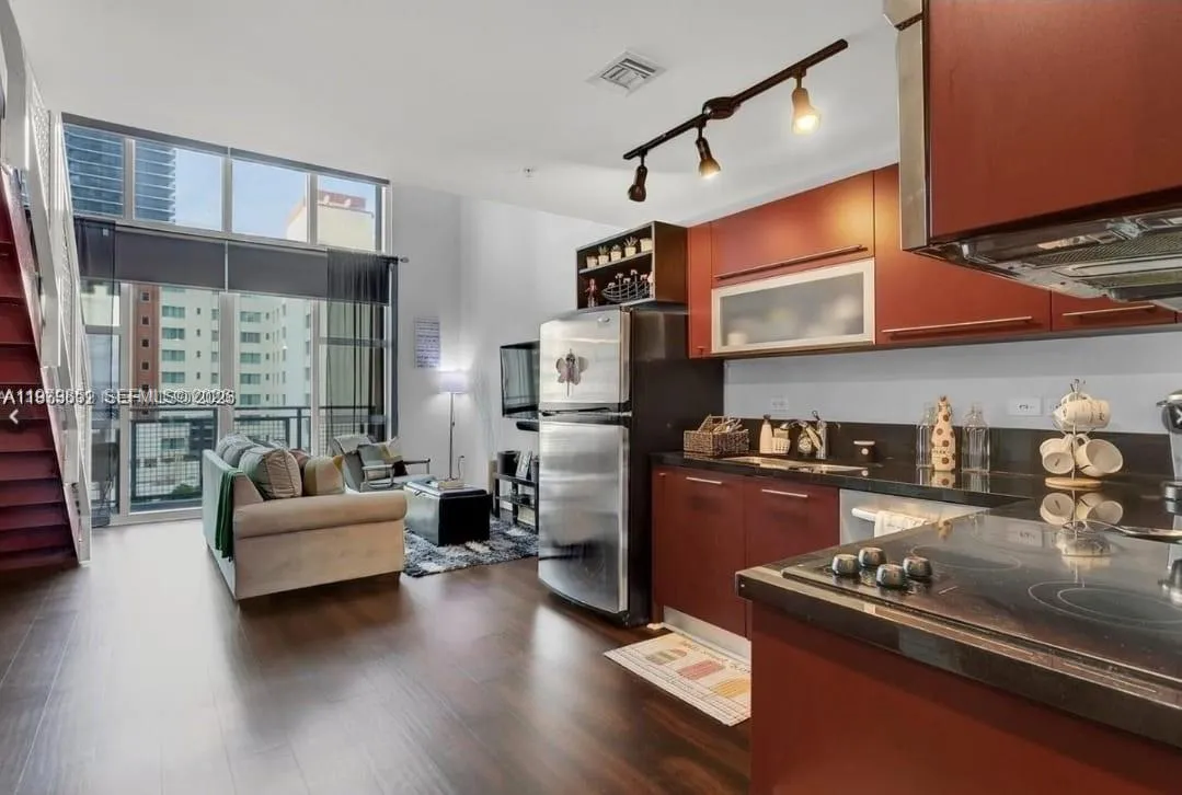 244 Ne Biscayne Blvd 440, Miami, Florida 33132, Miami, Florida 33132, 1 Bedroom Bedrooms, ,1 BathroomBathrooms,Residential Lease,For Rent,244 Ne Biscayne Blvd 440, Miami, Florida 33132,A11979851