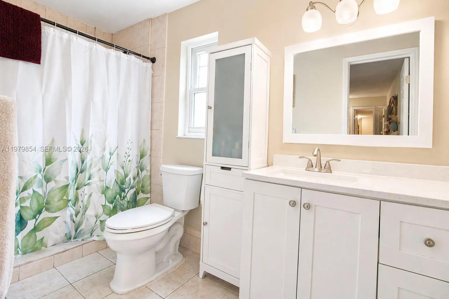 MASTER MEDROOM BATHROOM