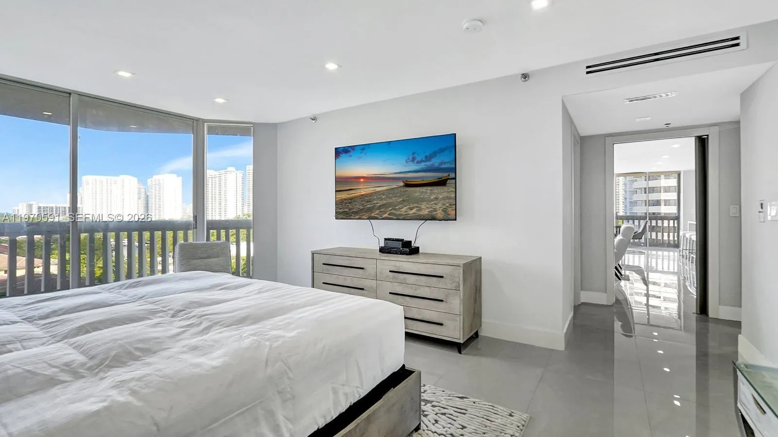 1000 E Island Blvd 1004, Aventura, Florida 33160, Aventura, Florida 33160, 3 Bedrooms Bedrooms, ,2 BathroomsBathrooms,Residential,For Sale,1000 E Island Blvd 1004, Aventura, Florida 33160,A11970591