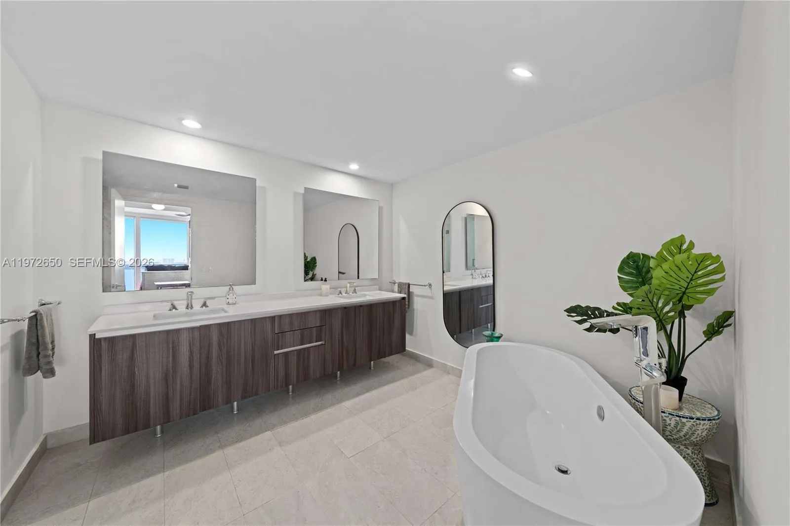 488 Ne 18th St 2112, Miami, Florida 33132, Miami, Florida 33132, 3 Bedrooms Bedrooms, ,4 BathroomsBathrooms,Residential,For Sale,488 Ne 18th St 2112, Miami, Florida 33132,A11972650