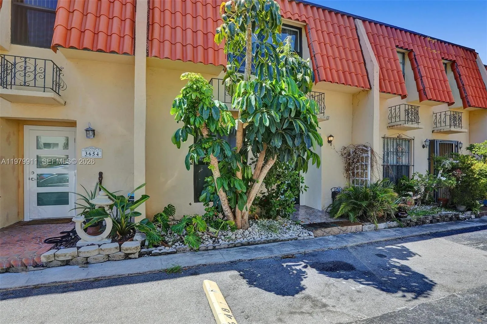 3648 Ne 167th St 27, North Miami Beach, Florida 33, North Miami Beach, Florida 33160, 3 Bedrooms Bedrooms, ,3 BathroomsBathrooms,Residential Lease,For Rent,3648 Ne 167th St 27, North Miami Beach, Florida 33,A11979911