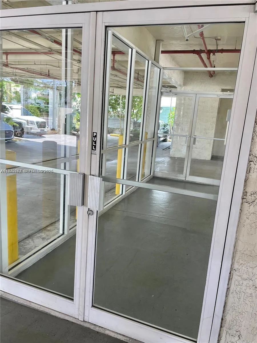 3201 W Flagler St 102, Miami, Florida 33135, Miami, Florida 33135, 2 Bedrooms Bedrooms, ,2 BathroomsBathrooms,Residential Lease,For Rent,3201 W Flagler St 102, Miami, Florida 33135,A11979242