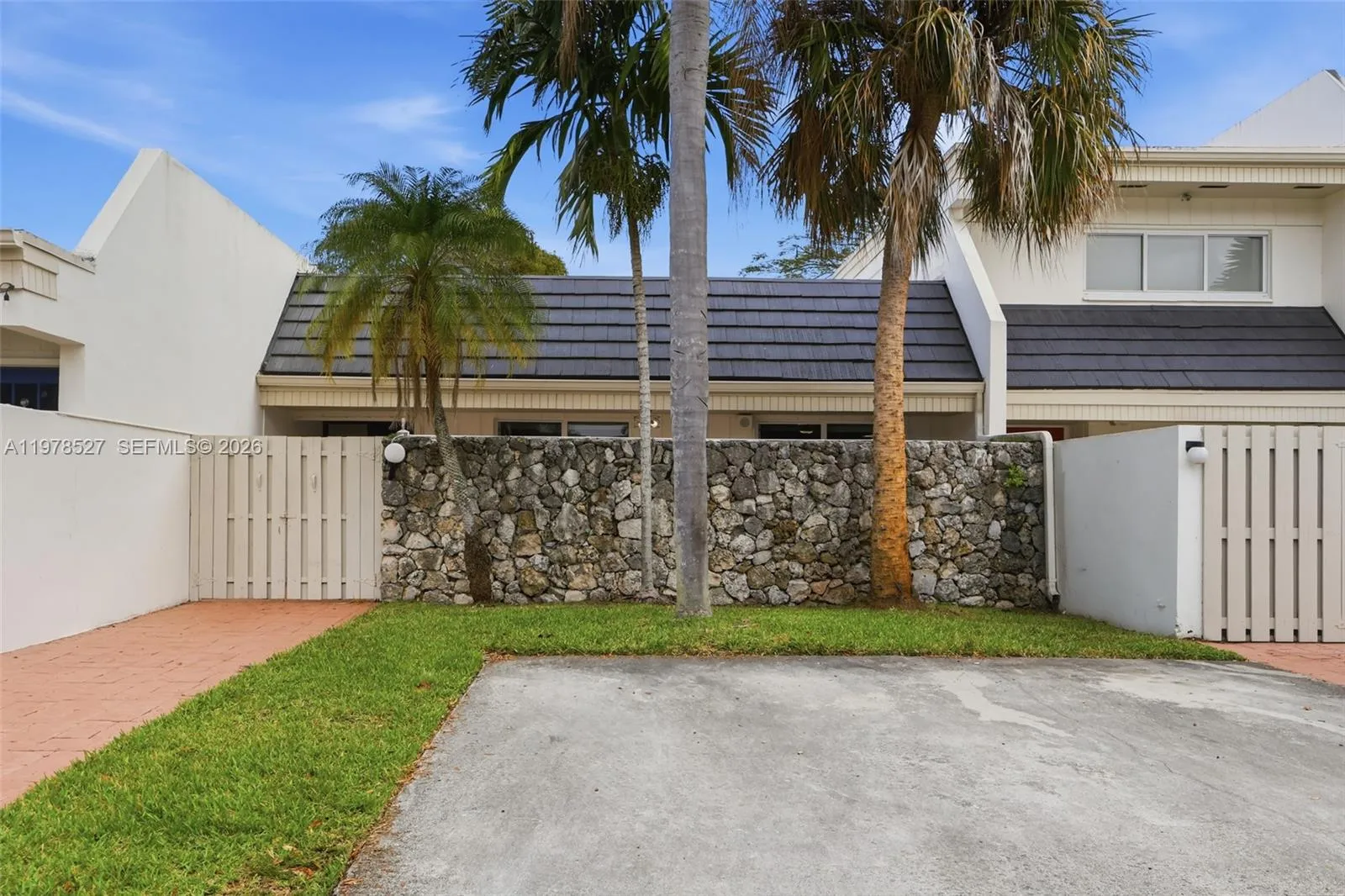 8105 Sw 81st Ct, Miami, Florida 33143, Miami, Florida 33143, 3 Bedrooms Bedrooms, ,2 BathroomsBathrooms,Residential Lease,For Rent,8105 Sw 81st Ct, Miami, Florida 33143,A11978527
