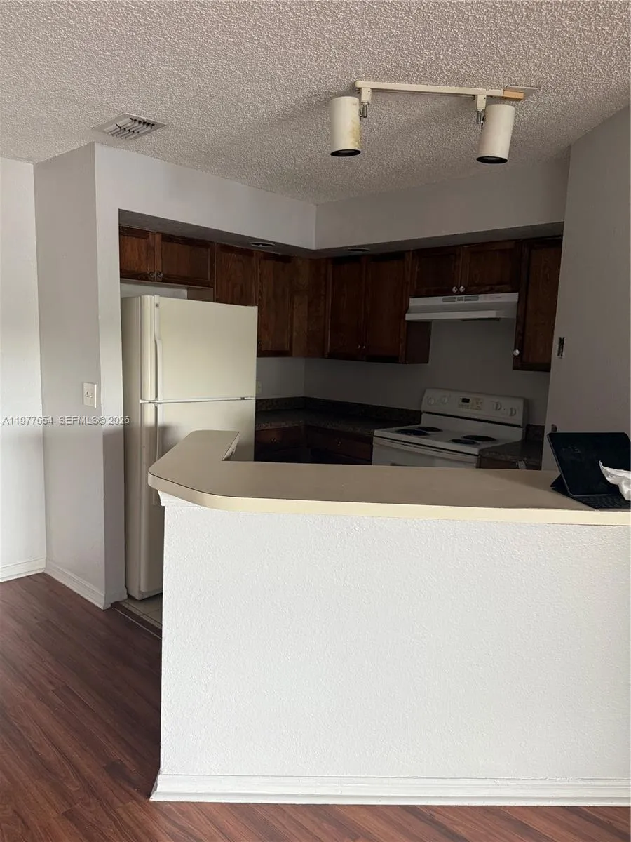 3320 N Pinewalk Dr N 1715, Margate, Florida 33063, Margate, Florida 33063, 1 Bedroom Bedrooms, ,1 BathroomBathrooms,Residential Lease,For Rent,3320 N Pinewalk Dr N 1715, Margate, Florida 33063,A11977654