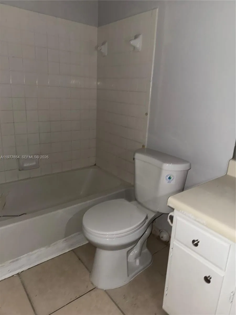 3320 N Pinewalk Dr N 1715, Margate, Florida 33063, Margate, Florida 33063, 1 Bedroom Bedrooms, ,1 BathroomBathrooms,Residential Lease,For Rent,3320 N Pinewalk Dr N 1715, Margate, Florida 33063,A11977654