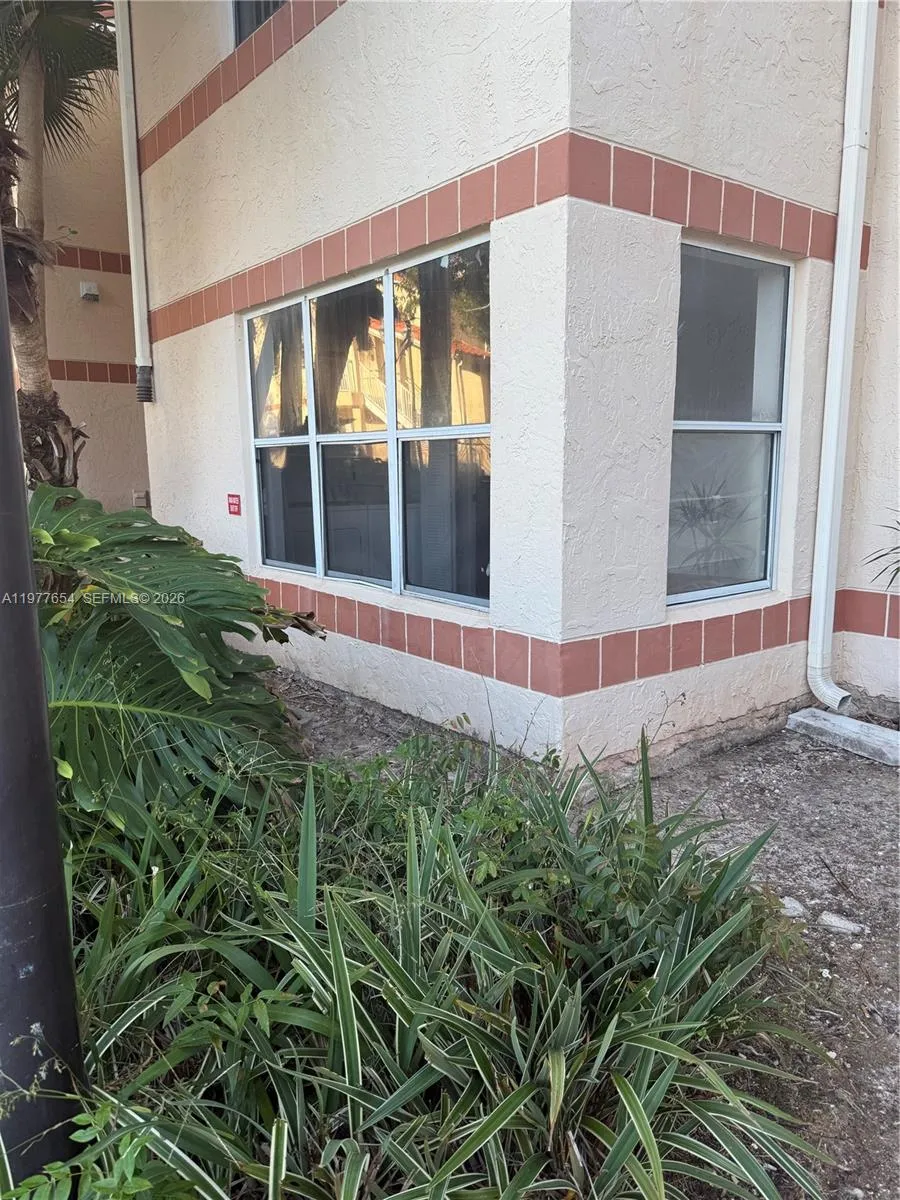 3320 N Pinewalk Dr N 1715, Margate, Florida 33063, Margate, Florida 33063, 1 Bedroom Bedrooms, ,1 BathroomBathrooms,Residential Lease,For Rent,3320 N Pinewalk Dr N 1715, Margate, Florida 33063,A11977654