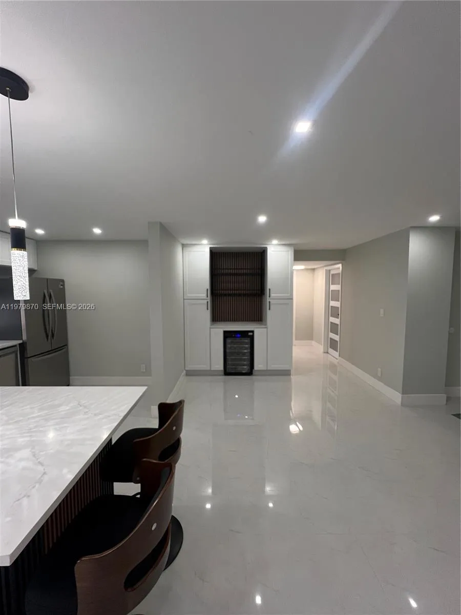 17021 N Bay Rd 814, Sunny Isles Beach, Florida 331, Sunny Isles Beach, Florida 33160, 2 Bedrooms Bedrooms, ,2 BathroomsBathrooms,Residential Lease,For Rent,17021 N Bay Rd 814, Sunny Isles Beach, Florida 331,A11979870