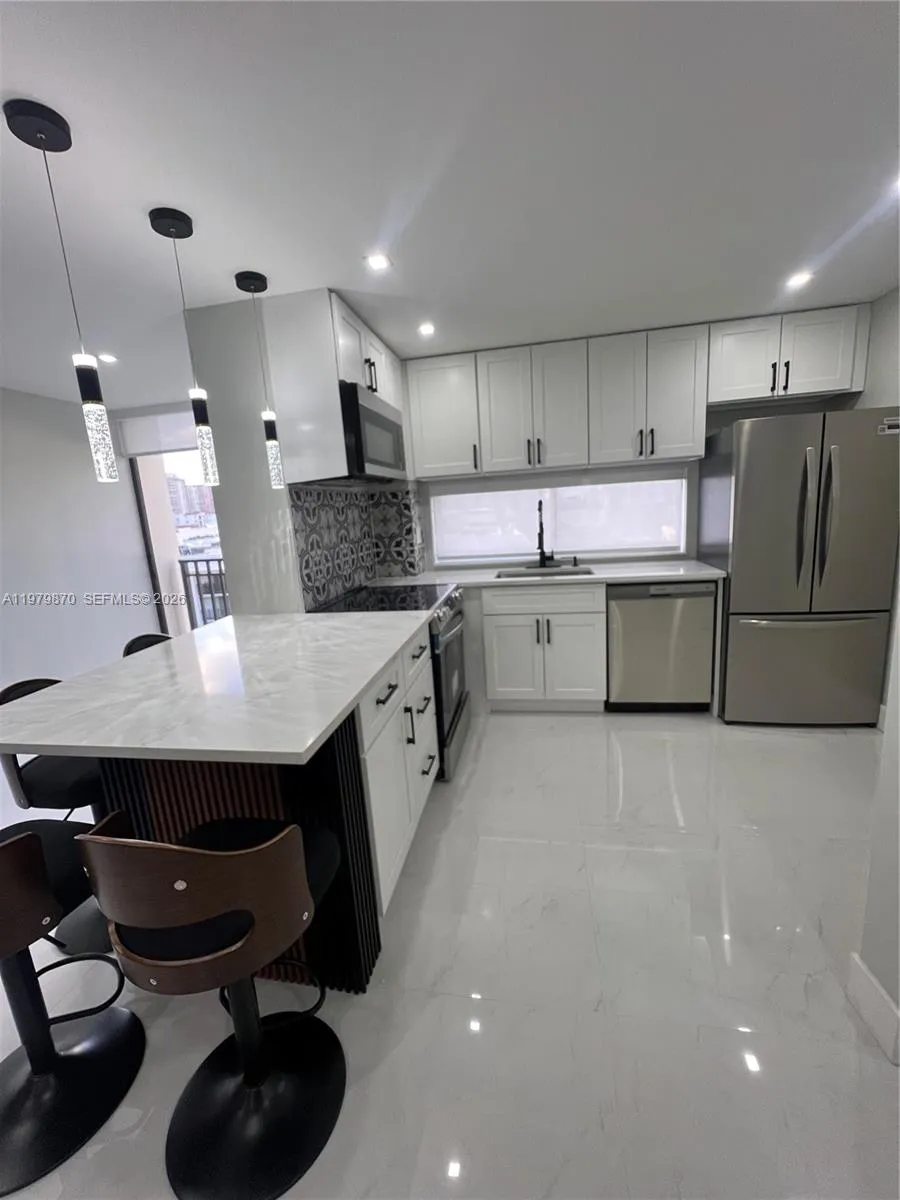 17021 N Bay Rd 814, Sunny Isles Beach, Florida 331, Sunny Isles Beach, Florida 33160, 2 Bedrooms Bedrooms, ,2 BathroomsBathrooms,Residential Lease,For Rent,17021 N Bay Rd 814, Sunny Isles Beach, Florida 331,A11979870