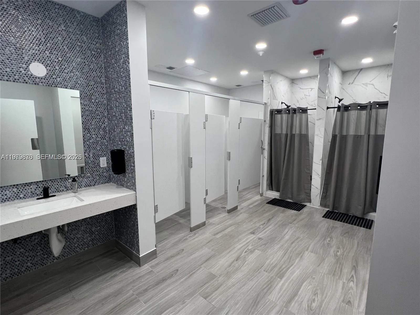 17021 N Bay Rd 814, Sunny Isles Beach, Florida 331, Sunny Isles Beach, Florida 33160, 2 Bedrooms Bedrooms, ,2 BathroomsBathrooms,Residential Lease,For Rent,17021 N Bay Rd 814, Sunny Isles Beach, Florida 331,A11979870