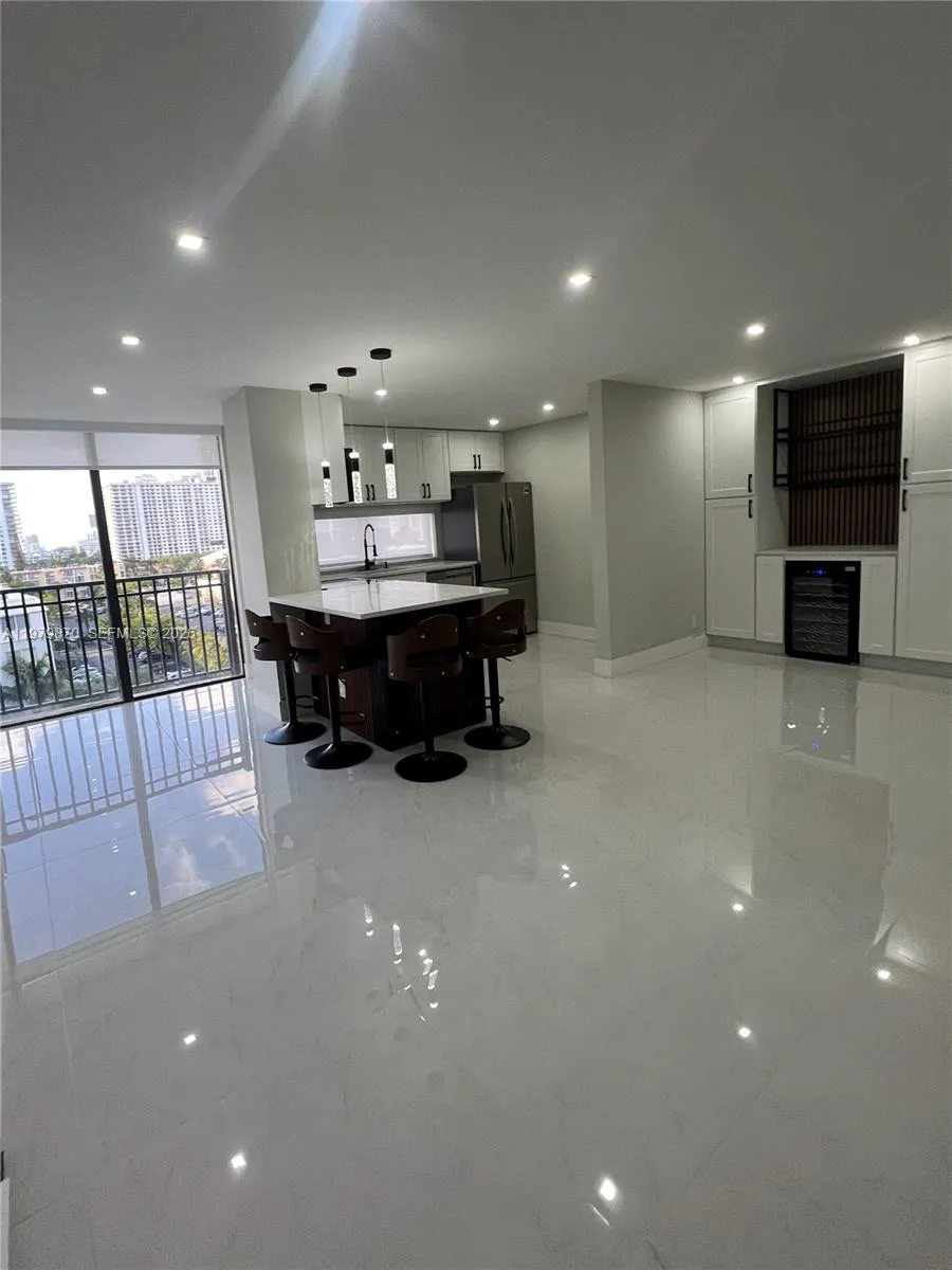 17021 N Bay Rd 814, Sunny Isles Beach, Florida 331, Sunny Isles Beach, Florida 33160, 2 Bedrooms Bedrooms, ,2 BathroomsBathrooms,Residential Lease,For Rent,17021 N Bay Rd 814, Sunny Isles Beach, Florida 331,A11979870
