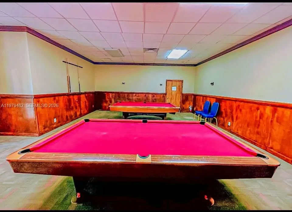 billiard room