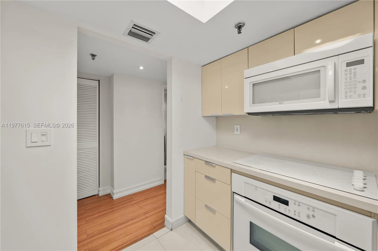 2501 Brickell Ave 309, Miami, Florida 33129, Miami, Florida 33129, 1 Bedroom Bedrooms, ,1 BathroomBathrooms,Residential Lease,For Rent,2501 Brickell Ave 309, Miami, Florida 33129,A11977615