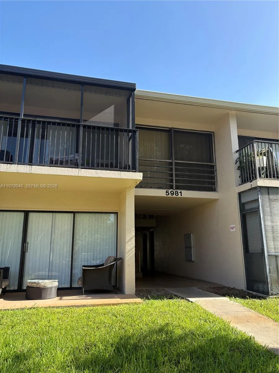 5981 Washington St 215, Hollywood, Florida 33023, Hollywood, Florida 33023, 2 Bedrooms Bedrooms, ,2 BathroomsBathrooms,Residential Lease,For Rent,5981 Washington St 215, Hollywood, Florida 33023,A11979946