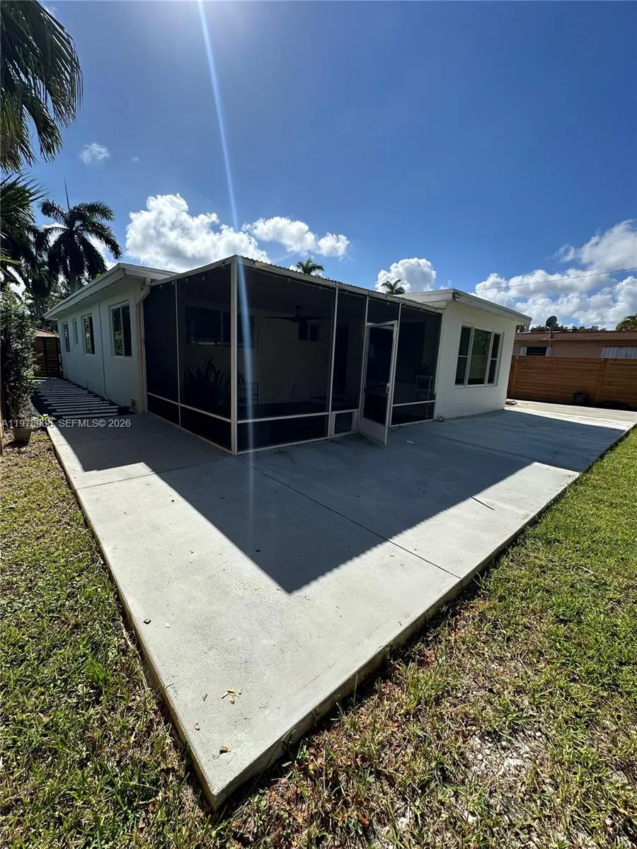 935 Lincoln St, Hollywood, Florida 33019, Hollywood, Florida 33019, 3 Bedrooms Bedrooms, ,2 BathroomsBathrooms,Residential,For Sale,935 Lincoln St, Hollywood, Florida 33019,A11978938
