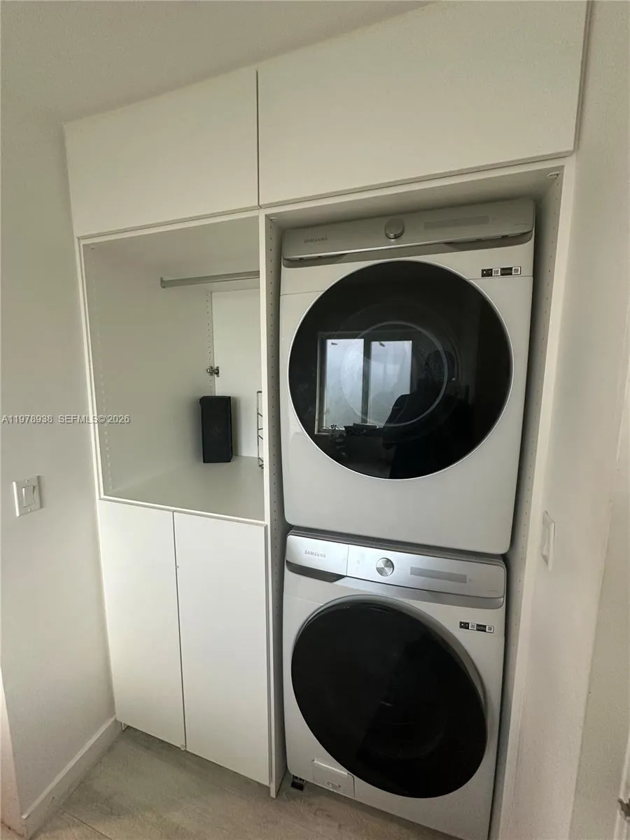 935 Lincoln St, Hollywood, Florida 33019, Hollywood, Florida 33019, 3 Bedrooms Bedrooms, ,2 BathroomsBathrooms,Residential,For Sale,935 Lincoln St, Hollywood, Florida 33019,A11978938