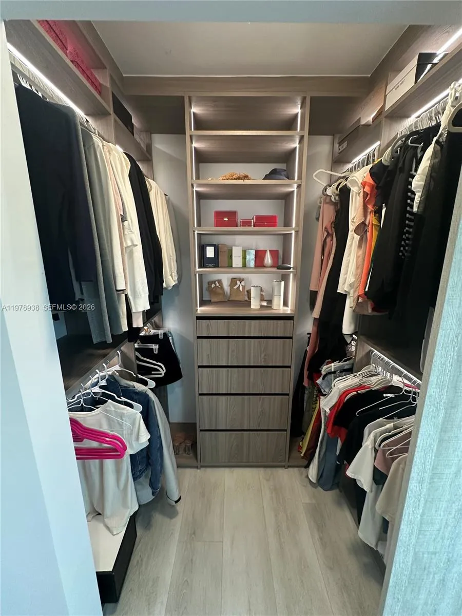 935 Lincoln St, Hollywood, Florida 33019, Hollywood, Florida 33019, 3 Bedrooms Bedrooms, ,2 BathroomsBathrooms,Residential,For Sale,935 Lincoln St, Hollywood, Florida 33019,A11978938