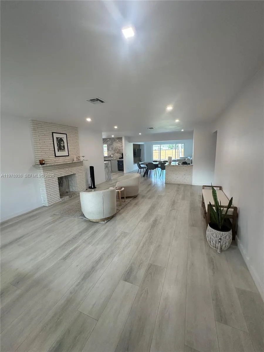 935 Lincoln St, Hollywood, Florida 33019, Hollywood, Florida 33019, 3 Bedrooms Bedrooms, ,2 BathroomsBathrooms,Residential,For Sale,935 Lincoln St, Hollywood, Florida 33019,A11978938