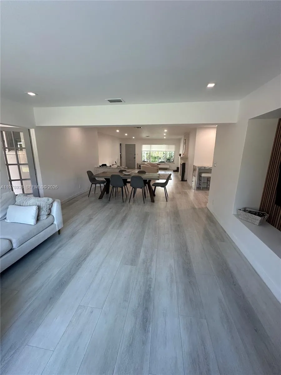 935 Lincoln St, Hollywood, Florida 33019, Hollywood, Florida 33019, 3 Bedrooms Bedrooms, ,2 BathroomsBathrooms,Residential,For Sale,935 Lincoln St, Hollywood, Florida 33019,A11978938
