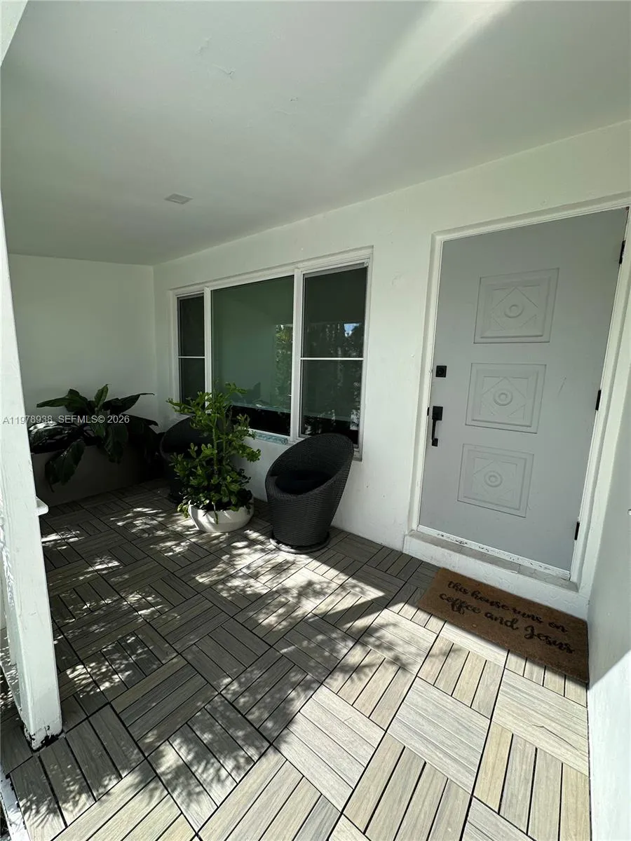 935 Lincoln St, Hollywood, Florida 33019, Hollywood, Florida 33019, 3 Bedrooms Bedrooms, ,2 BathroomsBathrooms,Residential,For Sale,935 Lincoln St, Hollywood, Florida 33019,A11978938