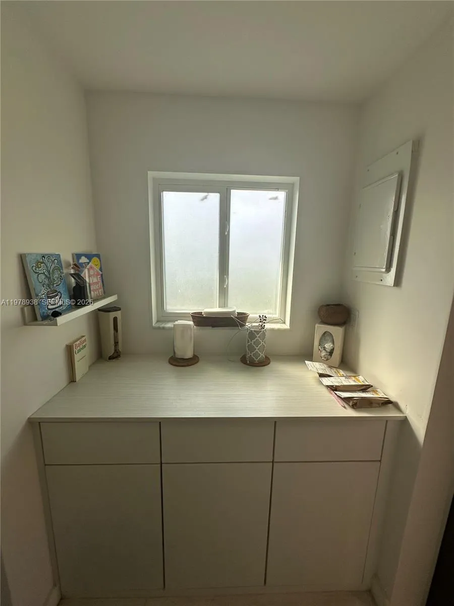 935 Lincoln St, Hollywood, Florida 33019, Hollywood, Florida 33019, 3 Bedrooms Bedrooms, ,2 BathroomsBathrooms,Residential,For Sale,935 Lincoln St, Hollywood, Florida 33019,A11978938