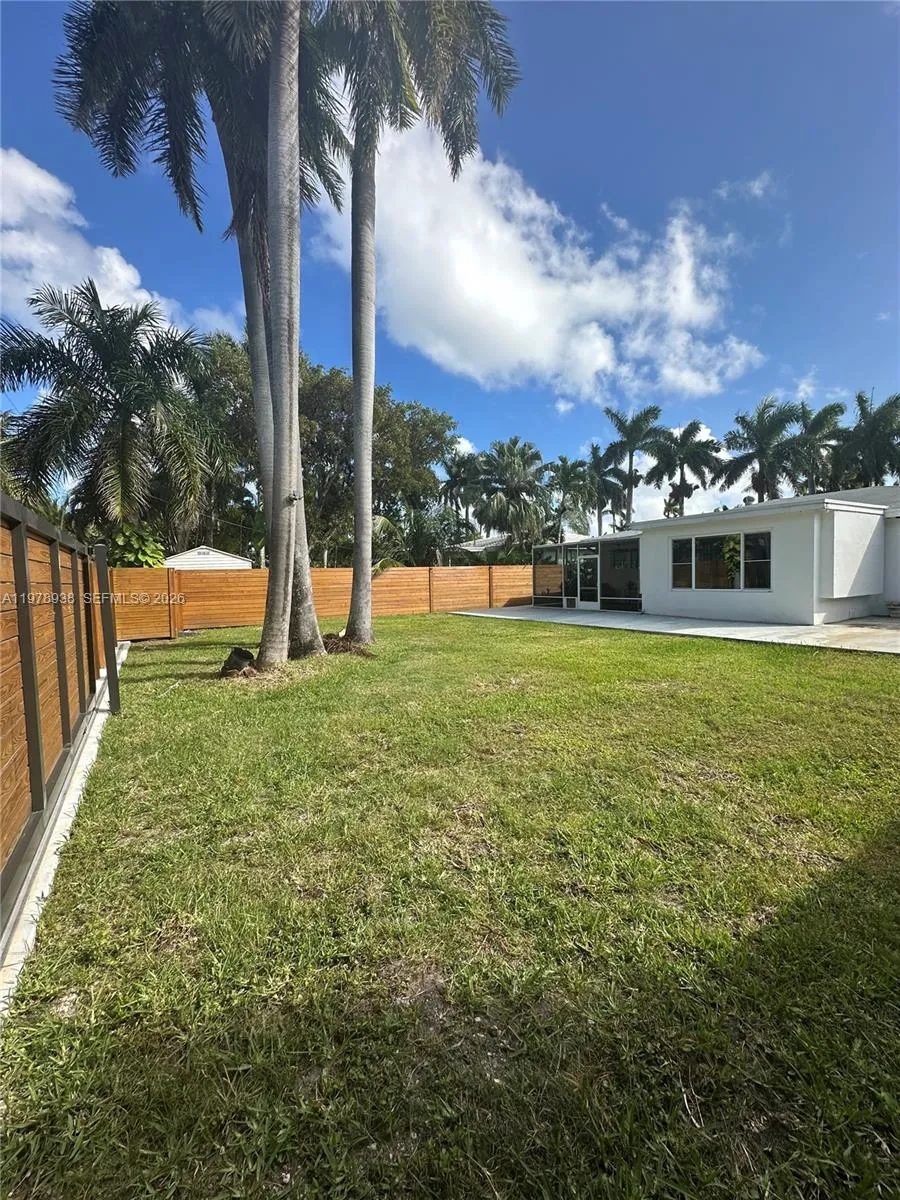 935 Lincoln St, Hollywood, Florida 33019, Hollywood, Florida 33019, 3 Bedrooms Bedrooms, ,2 BathroomsBathrooms,Residential,For Sale,935 Lincoln St, Hollywood, Florida 33019,A11978938