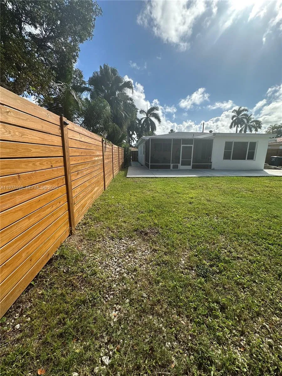 935 Lincoln St, Hollywood, Florida 33019, Hollywood, Florida 33019, 3 Bedrooms Bedrooms, ,2 BathroomsBathrooms,Residential,For Sale,935 Lincoln St, Hollywood, Florida 33019,A11978938