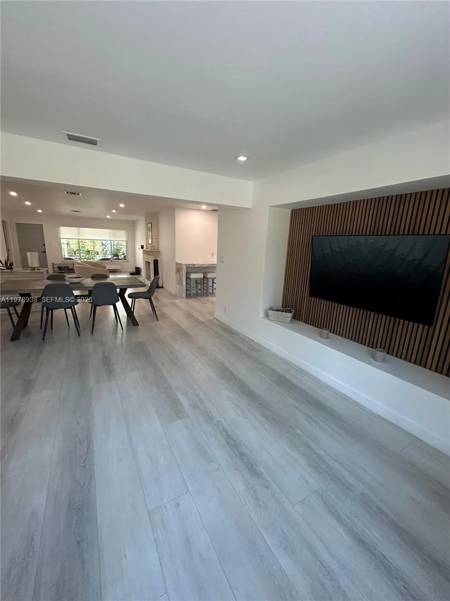 935 Lincoln St, Hollywood, Florida 33019, Hollywood, Florida 33019, 3 Bedrooms Bedrooms, ,2 BathroomsBathrooms,Residential,For Sale,935 Lincoln St, Hollywood, Florida 33019,A11978938