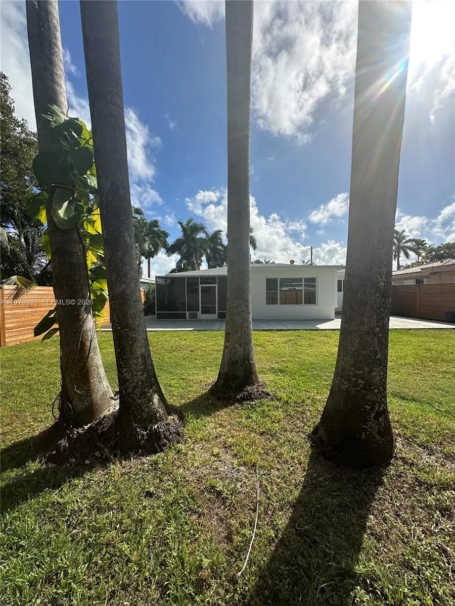 935 Lincoln St, Hollywood, Florida 33019, Hollywood, Florida 33019, 3 Bedrooms Bedrooms, ,2 BathroomsBathrooms,Residential,For Sale,935 Lincoln St, Hollywood, Florida 33019,A11978938