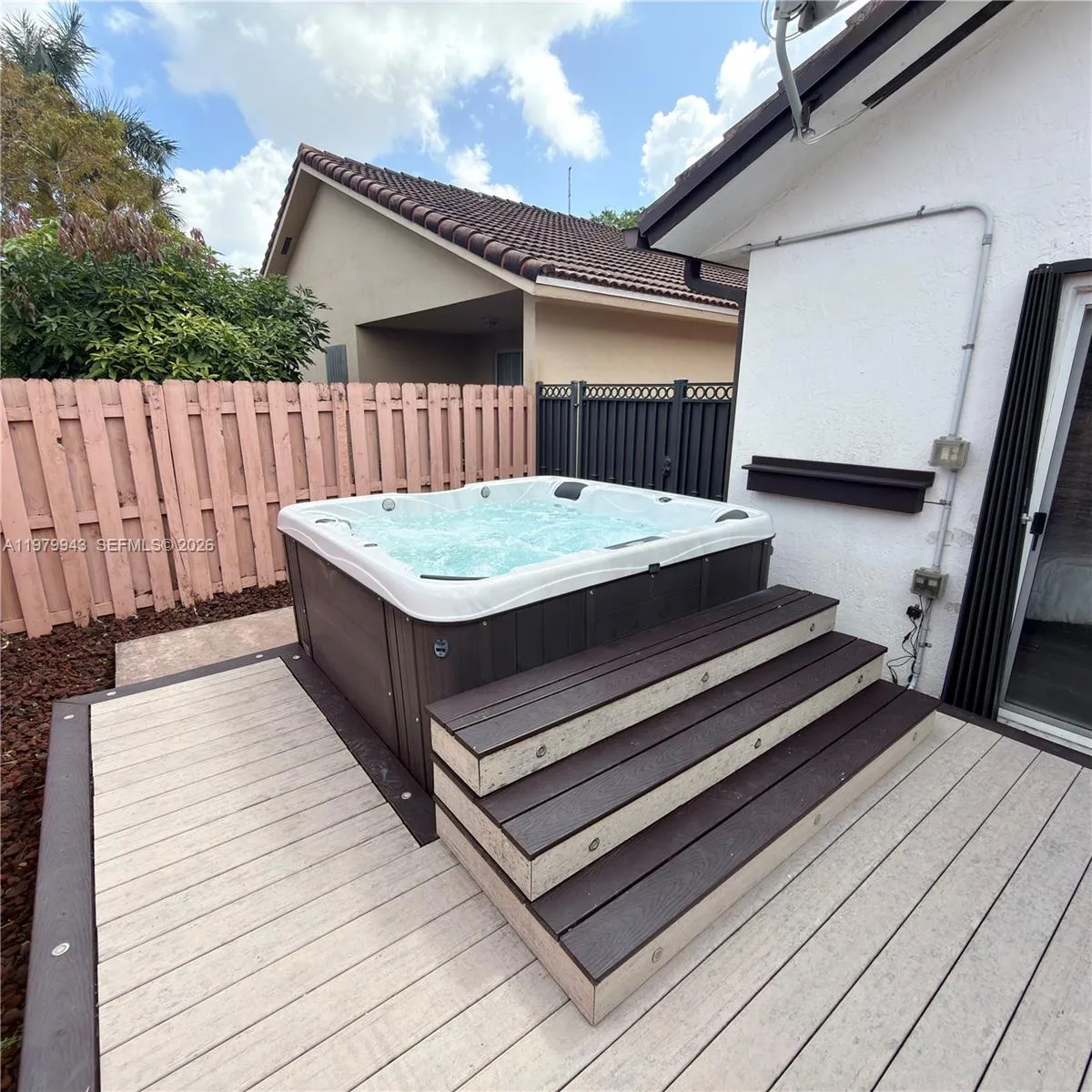 9023 Nw 148th Ter, Miami Lakes, Florida 33018, Miami Lakes, Florida 33018, 3 Bedrooms Bedrooms, ,2 BathroomsBathrooms,Residential,For Sale,9023 Nw 148th Ter, Miami Lakes, Florida 33018,A11979943