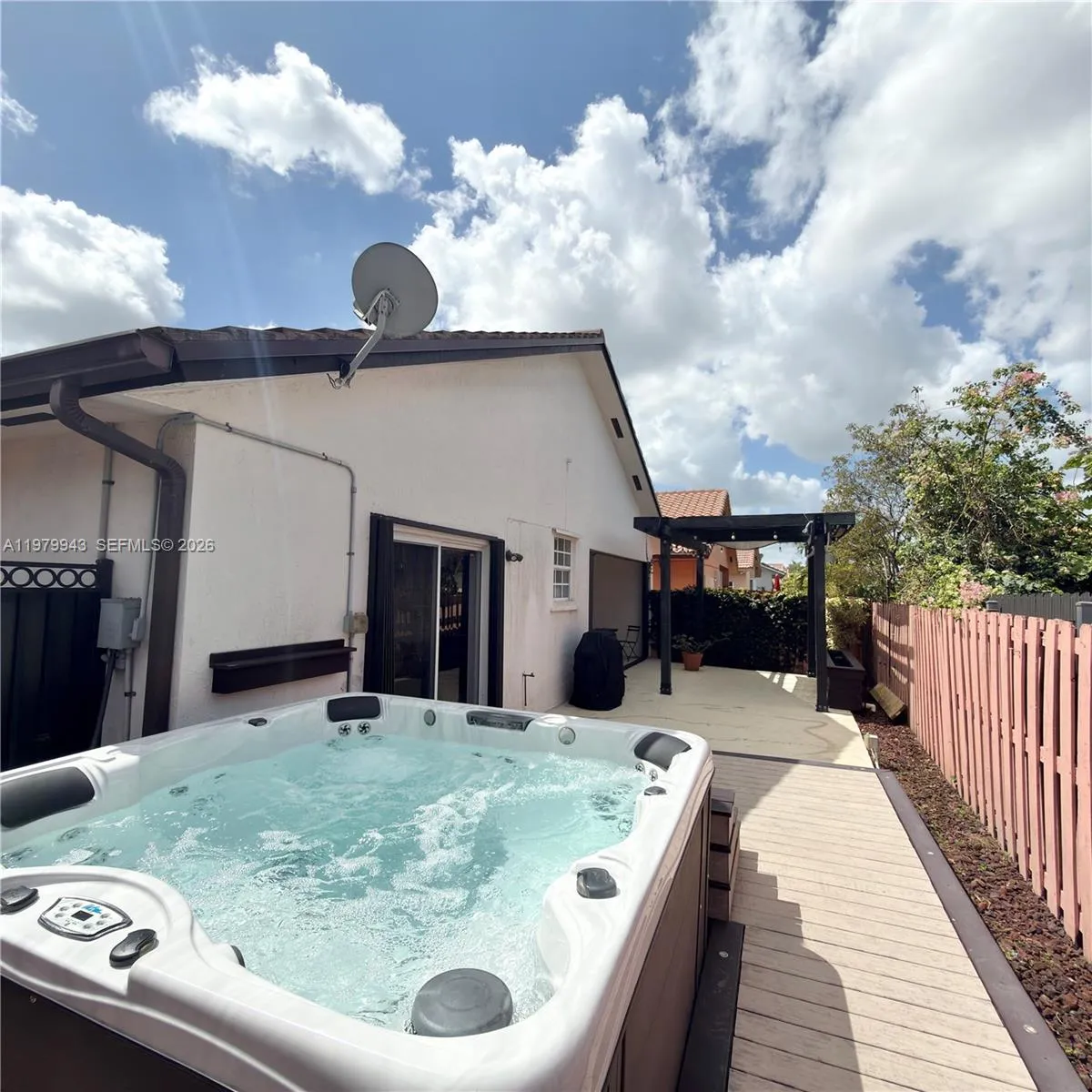 9023 Nw 148th Ter, Miami Lakes, Florida 33018, Miami Lakes, Florida 33018, 3 Bedrooms Bedrooms, ,2 BathroomsBathrooms,Residential,For Sale,9023 Nw 148th Ter, Miami Lakes, Florida 33018,A11979943
